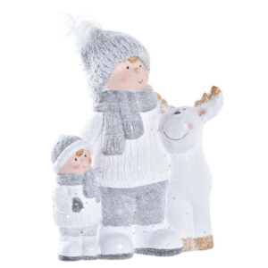 Figura niños con bebé reno